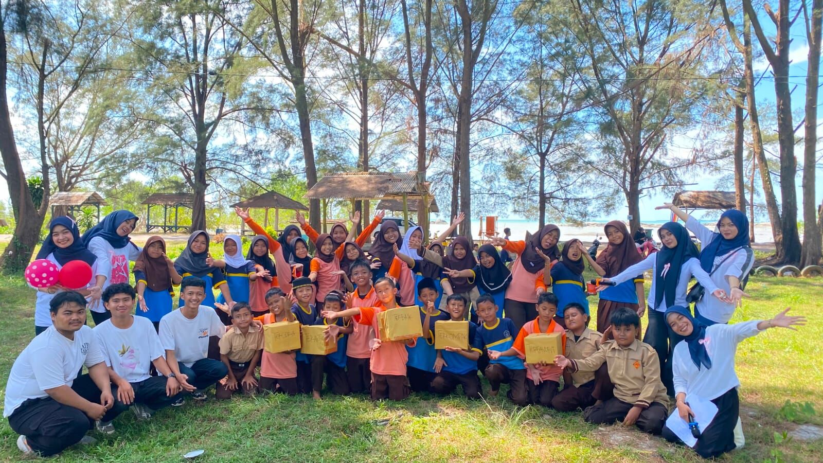 Mahasiswa KPI IAIN SAS Babel Gelar Workshop Keberagaman Budaya dan Camp Ceria di Desa Batu Belubang