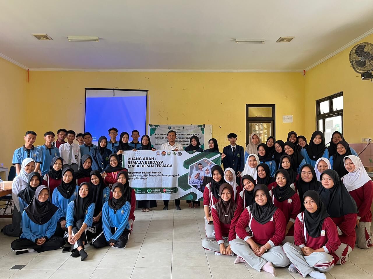 Mahasiswa KPI IAIN SAS Gelar Seminar Edukasi “Ruang Arah” untuk Cegah Kenakalan Remaja di SMA Negeri 1 Sungai Selan
