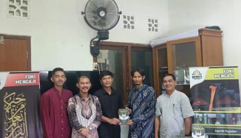 Bentuk implementasi nyata kerja sama Prodi KPI dan PKBM Bina Bangsa: Buku Tajwid FDKI Mengaji Sebagai Bentuk Penguatan Literasi Pondok Pesantren dan Masyarakat di Kabupaten Bangka Barat