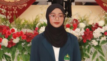 Helen Saparingga Raih Predikat Lulusan Terbaik Prodi KPI pada Yudisium FDKI IAIN SAS Babel